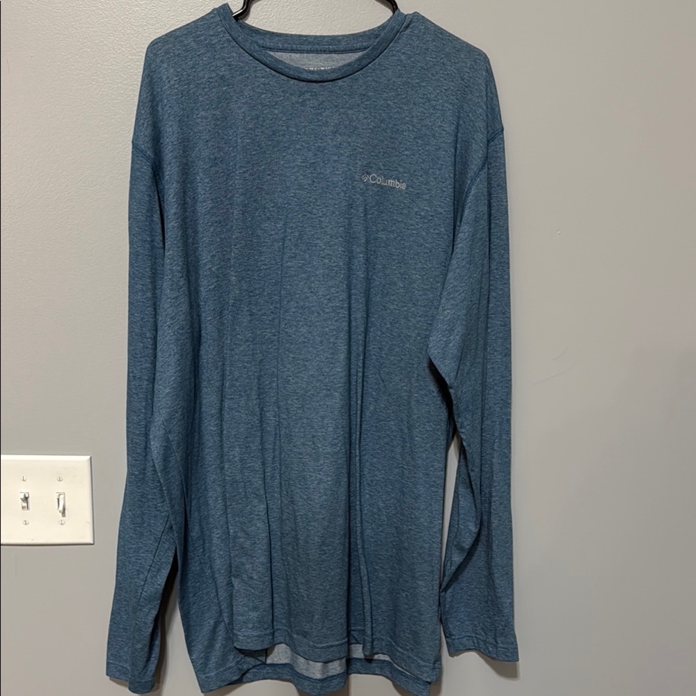 Columbia Men's Long Sleeve Tee in Heathered Blue